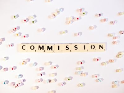 Image the word commission.