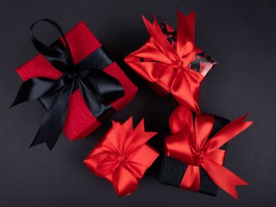 Image of gift boxes.